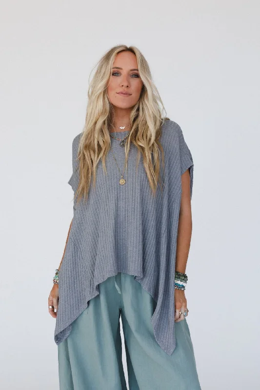 The Nest Everleigh Textured Tunic Top - Heather Gray